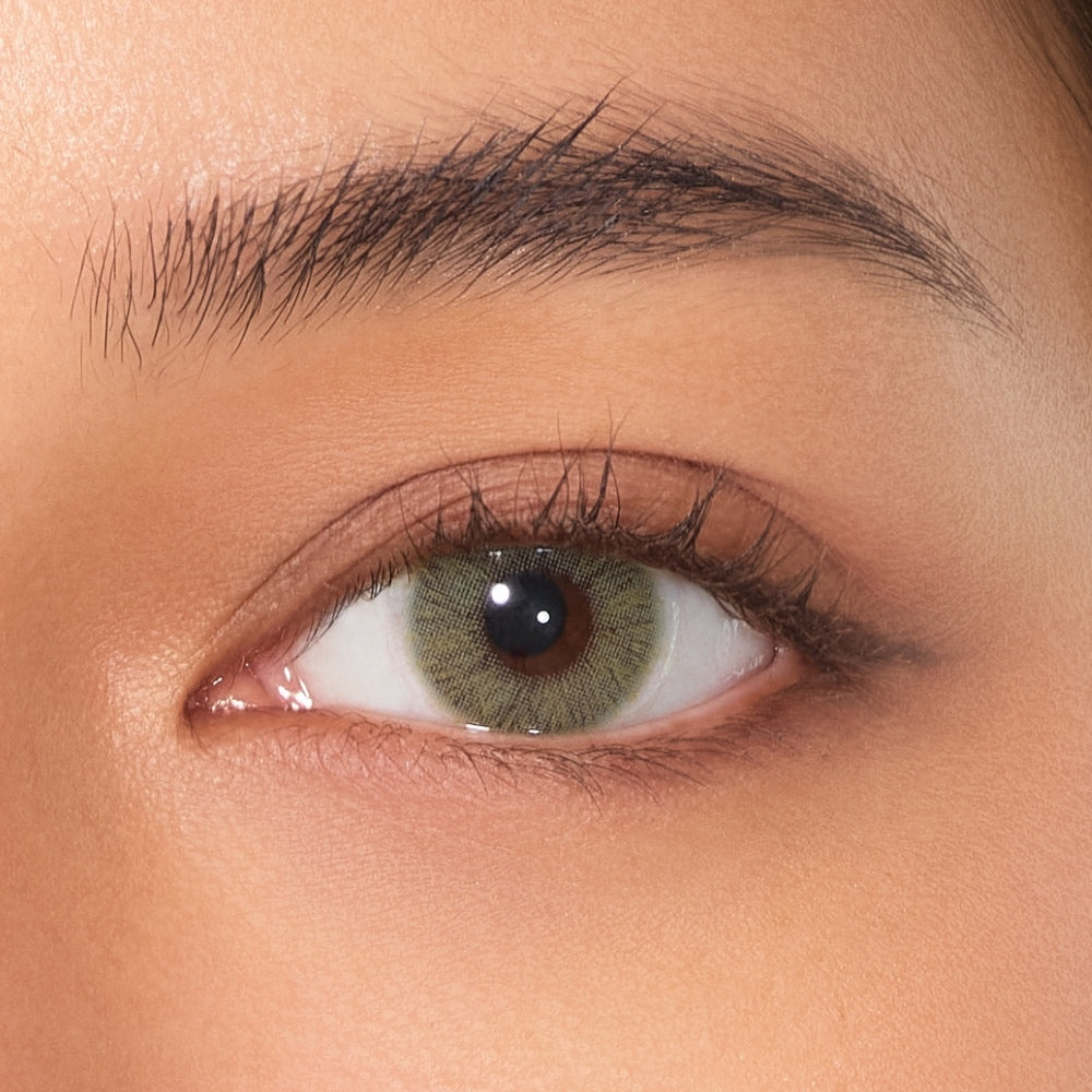 perfect-hue-meloni-green-closeup-eye.jpg