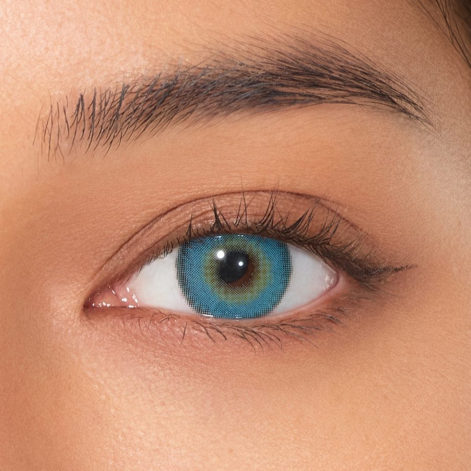 Eyemi Very Blue Contact Lenses